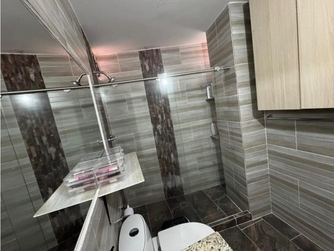 Apartamento en venta en La Almeria, Medellín · foto 2 de 23