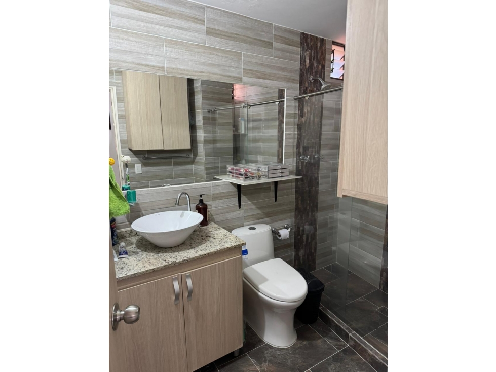 Apartamento en venta en La Almeria, Medellín · foto 4 de 23