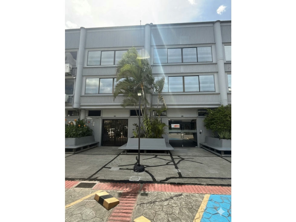 Warehouse in Camino Verde (598 m²) for Sale