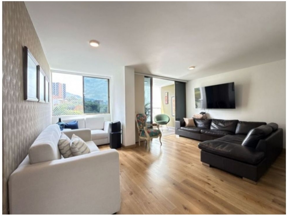 Apartamento en venta en La Abadia, Medellín · foto 2 de 19