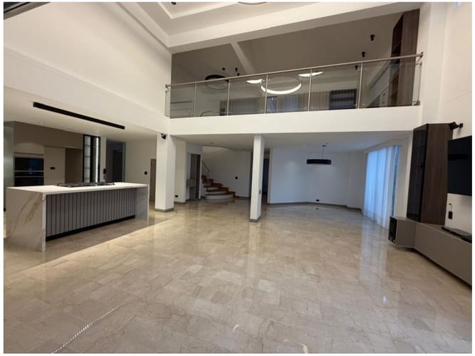 Casa de 3 alcobas en venta en El Tesoro, Medellín, 416 m² · foto 5 de 24