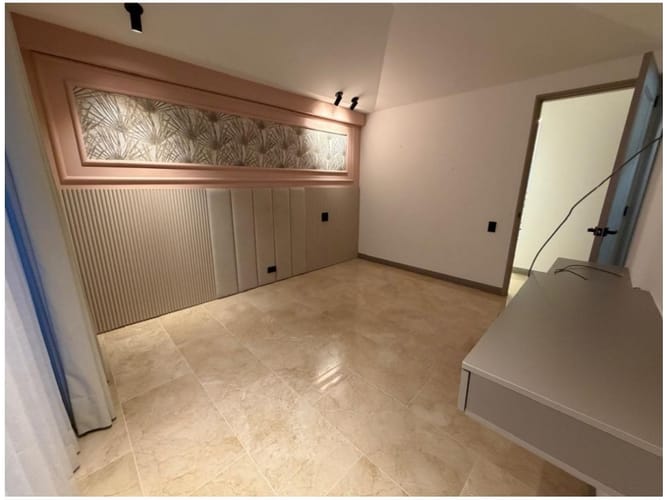 Casa de 3 alcobas en venta en El Tesoro, Medellín, 416 m² · foto 23 de 24