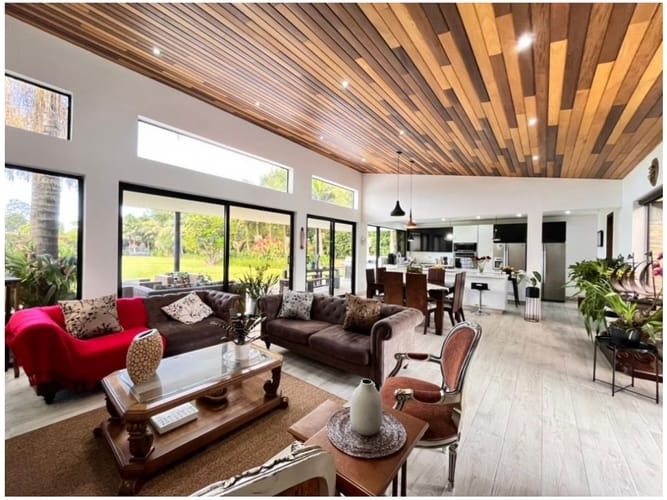 Casa de 4 alcobas en venta en Cabeceras De Llanogrande, Rionegro, 352 m² · foto 2 de 21