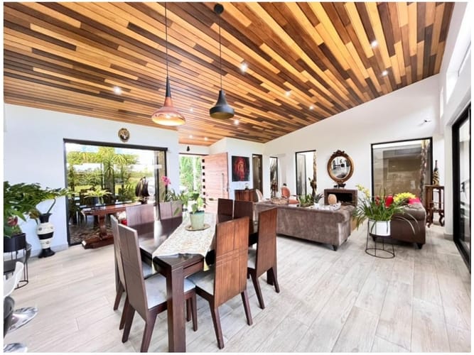 Casa de 4 alcobas en venta en Cabeceras De Llanogrande, Rionegro, 352 m² · foto 3 de 21