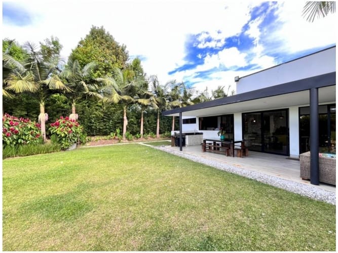 Casa de 4 alcobas en venta en Cabeceras De Llanogrande, Rionegro, 352 m² · foto 17 de 21