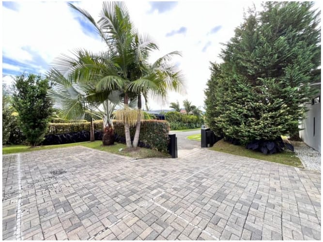 Casa de 4 alcobas en venta en Cabeceras De Llanogrande, Rionegro, 352 m² · foto 20 de 21