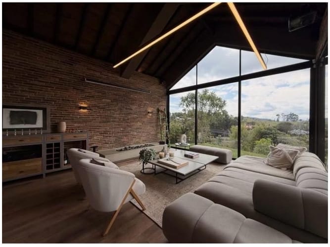 Casa de 4 alcobas en venta en Loma Del Chocho, Envigado, 270 m² · foto 2 de 8