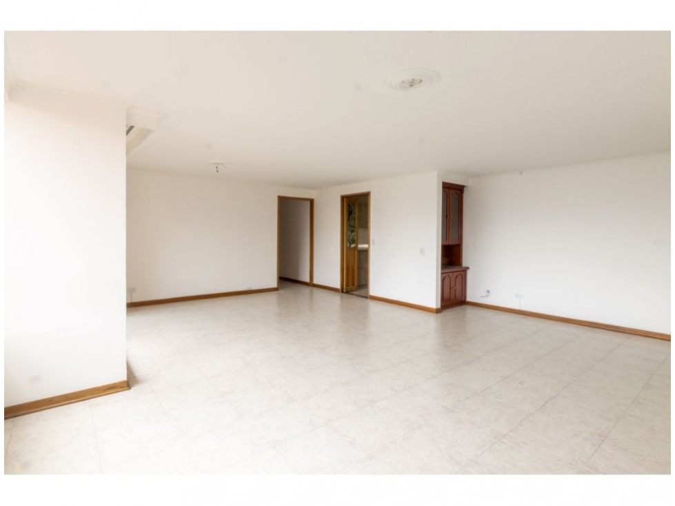 Apartamento en venta en Lalinde, Medellín · foto 3 de 24