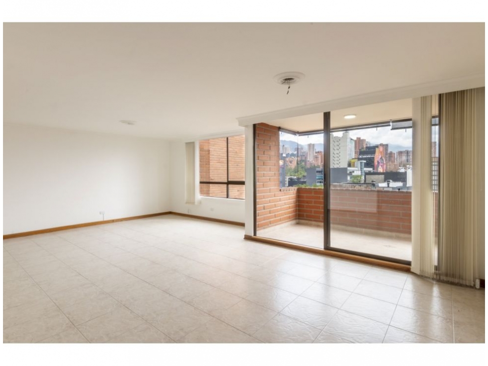 Apartamento en venta en Lalinde, Medellín · foto 5 de 24