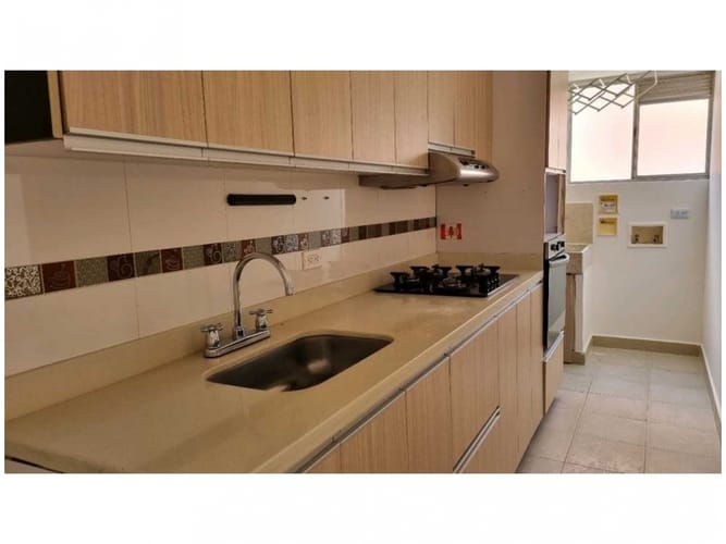 Apartamento de 3 alcobas en venta en El Tesoro, Medellín, 80 m² · foto 2 de 24