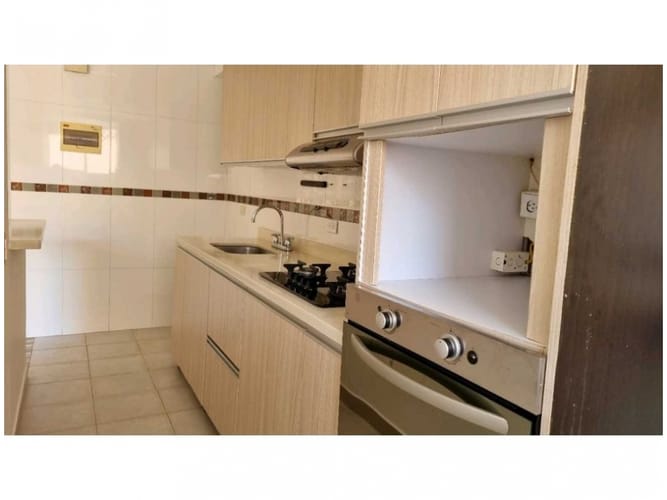Apartamento de 3 alcobas en venta en El Tesoro, Medellín, 80 m² · foto 3 de 24