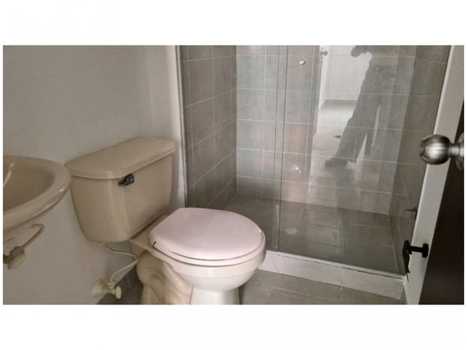Apartamento de 3 alcobas en venta en El Tesoro, Medellín, 80 m² · foto 20 de 24