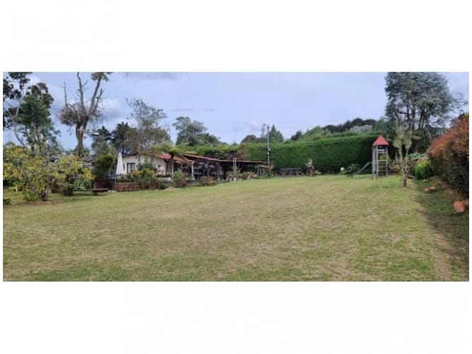 Finca en venta en El Plan, Medellín, 210 m² · foto 3 de 15