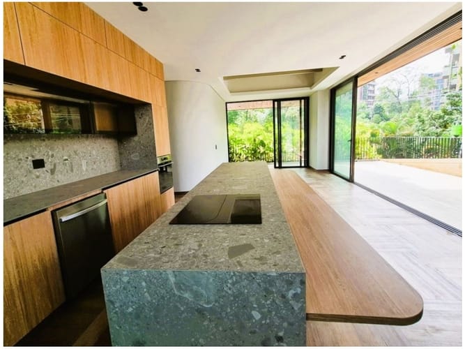 Apartamento de 2 alcobas en venta en El Diamante No. 2, Medellín, 178 m² · foto 2 de 18