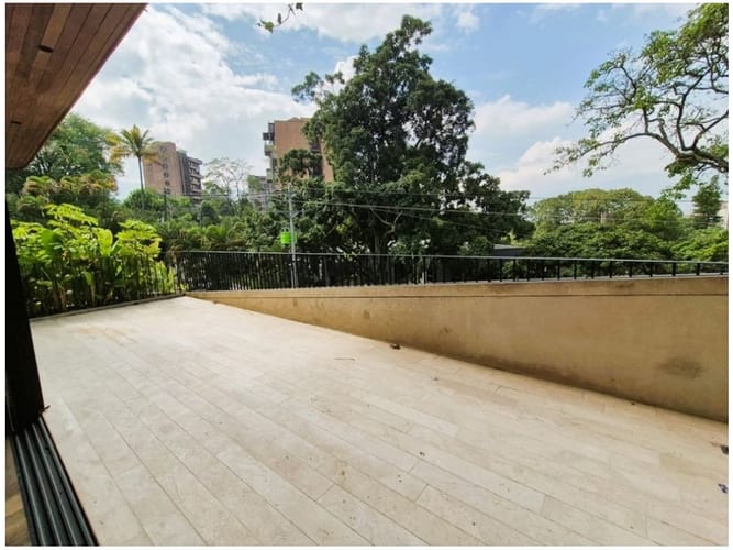 Apartamento de 2 alcobas en venta en El Diamante No. 2, Medellín, 178 m² · foto 4 de 18