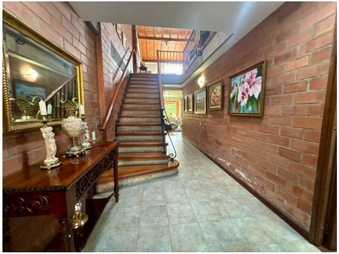 Casa de 3 alcobas en venta en Loma Del Chocho, Envigado, 290 m² · foto 7 de 17