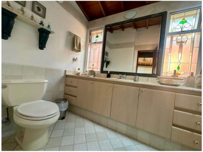 Casa de 3 alcobas en venta en Loma Del Chocho, Envigado, 290 m² · foto 10 de 17