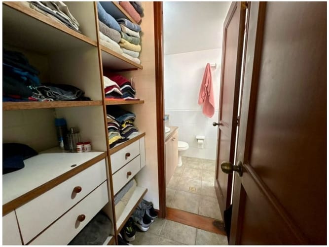 Casa de 3 alcobas en venta en Loma Del Chocho, Envigado, 290 m² · foto 13 de 17