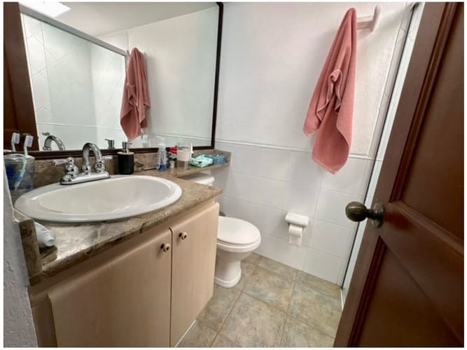 Casa de 3 alcobas en venta en Loma Del Chocho, Envigado, 290 m² · foto 14 de 17