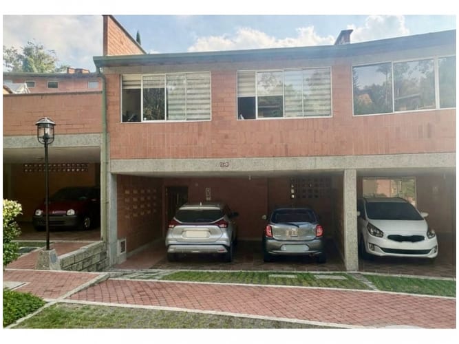 Casa de 3 alcobas en venta en Loma Del Chocho, Envigado, 290 m² · foto 17 de 17