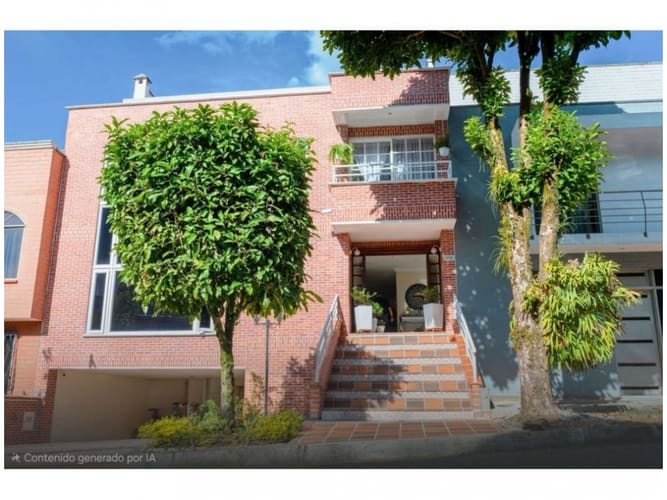 Casa de 5 alcobas en venta en San Jose, Sabaneta, 328 m² · foto 16 de 17