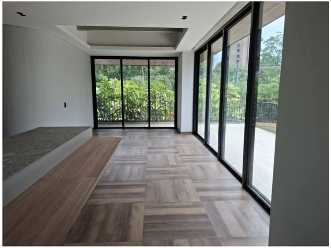 Apartamento de 2 alcobas en venta en El Diamante No. 2, Medellín, 178 m² · foto 3 de 24