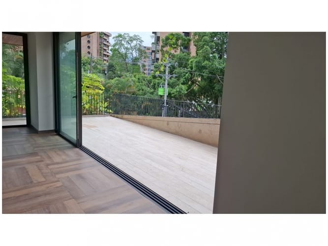 Apartamento de 2 alcobas en venta en El Diamante No. 2, Medellín, 178 m² · foto 5 de 24