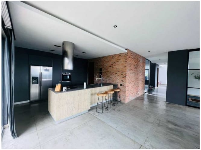 Casa de 5 alcobas en venta en Bellavista, Bello, 390 m² · foto 2 de 24
