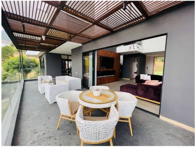 Casa de 5 alcobas en venta en Bellavista, Bello, 390 m² · foto 8 de 24