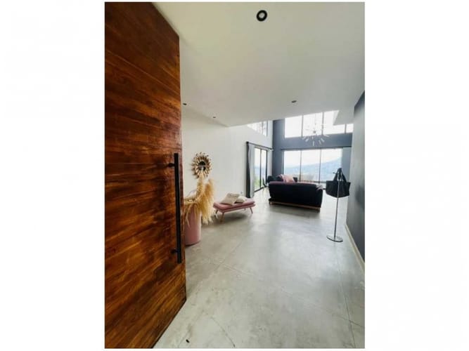 Casa de 5 alcobas en venta en Bellavista, Bello, 390 m² · foto 11 de 24