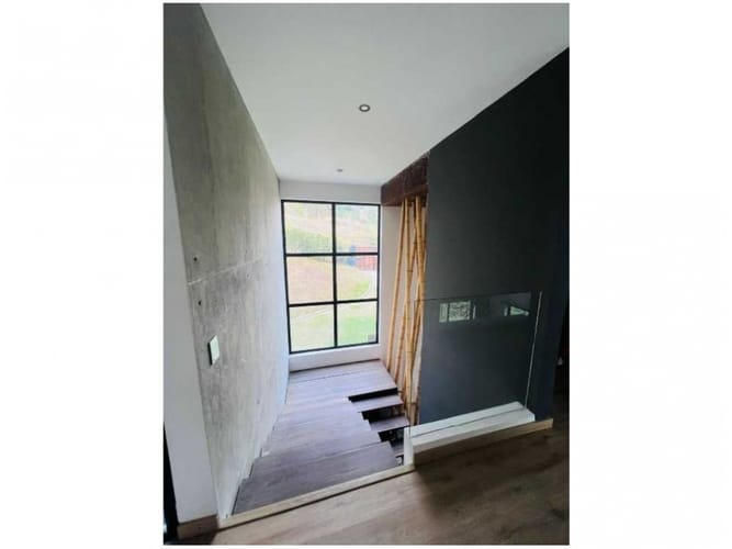 Casa de 5 alcobas en venta en Bellavista, Bello, 390 m² · foto 23 de 24
