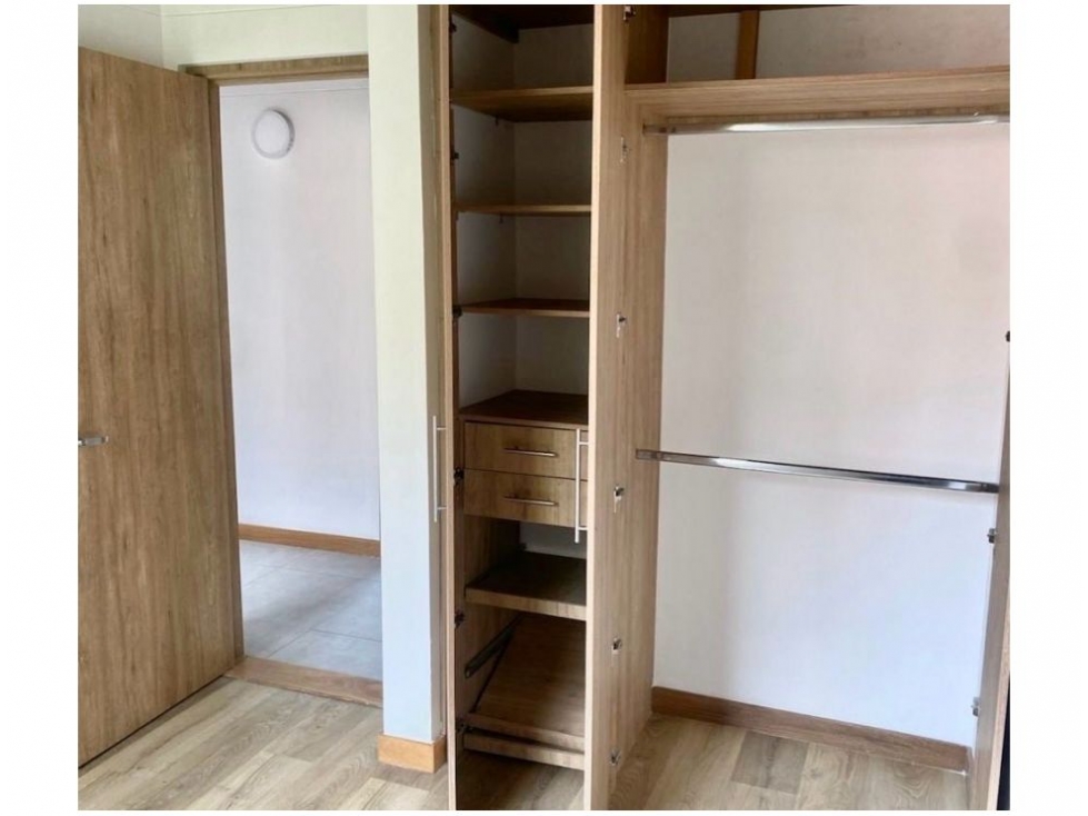 Apartamento en venta en Loma Del Escobero, Envigado · foto 10 de 14