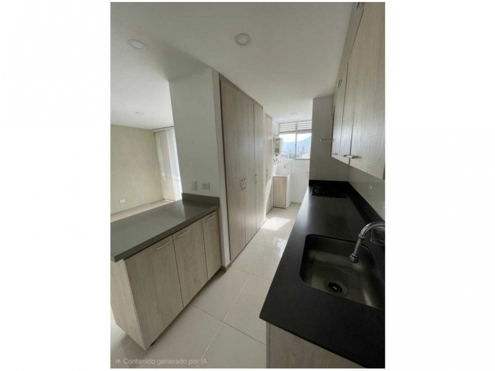 Apartamento en venta en Zona Centro, Envigado · foto 3 de 16