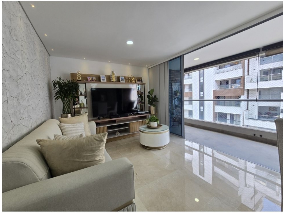 Apartamento en venta en Laureles, Medellín · foto 3 de 17