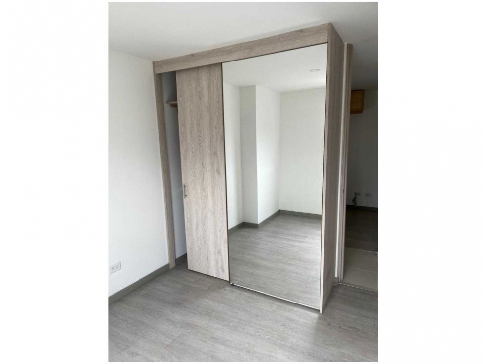 Apartamento en venta en Zona Centro, Envigado · foto 12 de 16