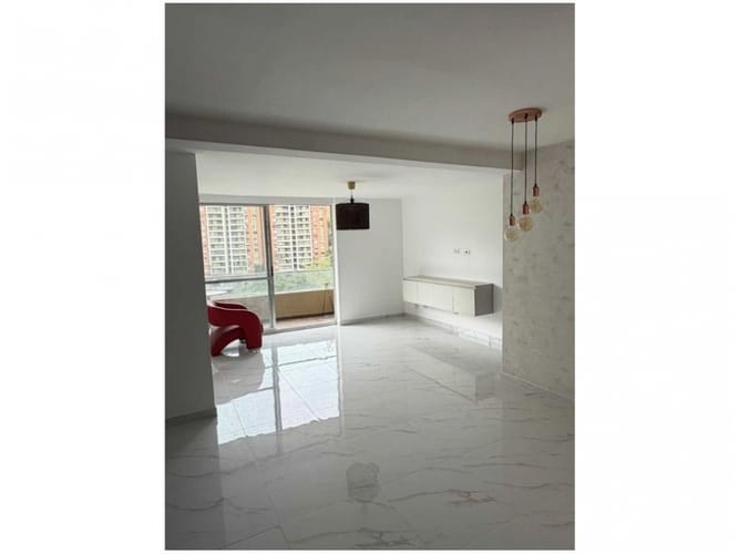 Apartaestudio en venta en Loma De Los Bernal, Medellín, 73 m² · foto 5 de 24