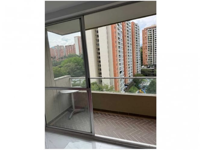 Apartaestudio en venta en Loma De Los Bernal, Medellín, 73 m² · foto 9 de 24