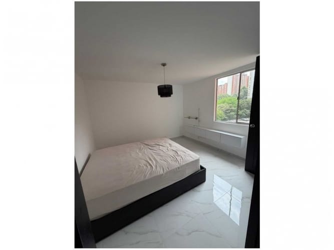 Apartaestudio en venta en Loma De Los Bernal, Medellín, 73 m² · foto 17 de 24