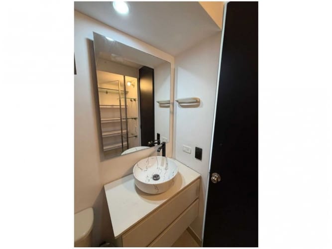 Apartaestudio en venta en Loma De Los Bernal, Medellín, 73 m² · foto 23 de 24