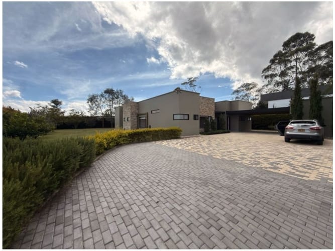 Casa de 4 alcobas en venta en Llano Grande, Rionegro, 1750 m² · foto 5 de 24