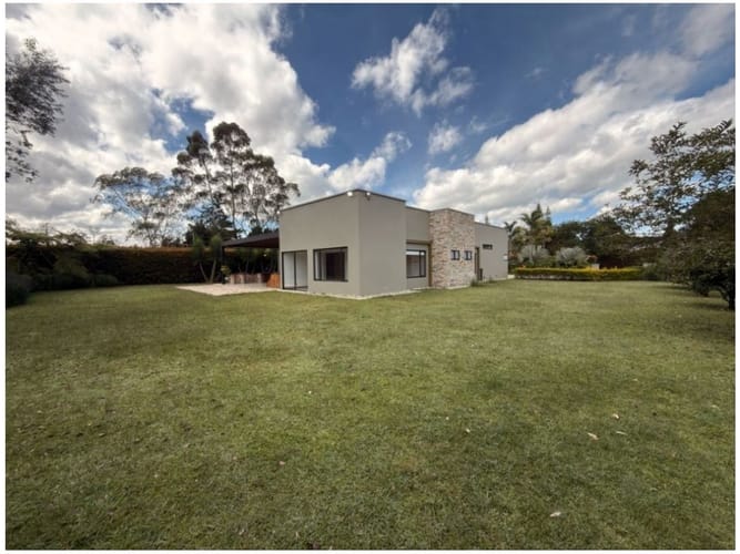 Casa de 4 alcobas en venta en Llano Grande, Rionegro, 1750 m² · foto 6 de 24