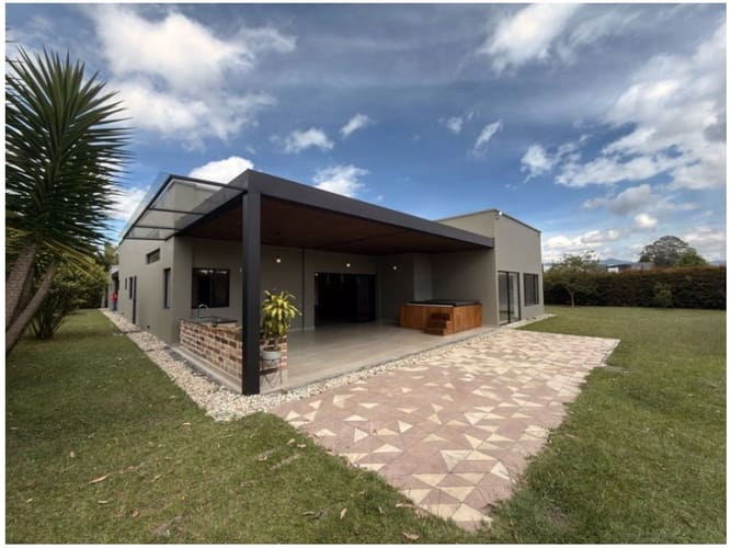 Casa de 4 alcobas en venta en Llano Grande, Rionegro, 1750 m² · foto 7 de 24