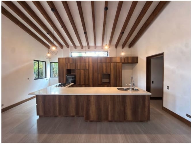 Casa de 4 alcobas en venta en Llano Grande, Rionegro, 1750 m² · foto 9 de 24