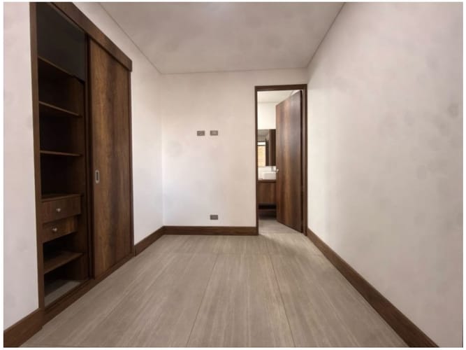 Casa de 4 alcobas en venta en Llano Grande, Rionegro, 1750 m² · foto 18 de 24