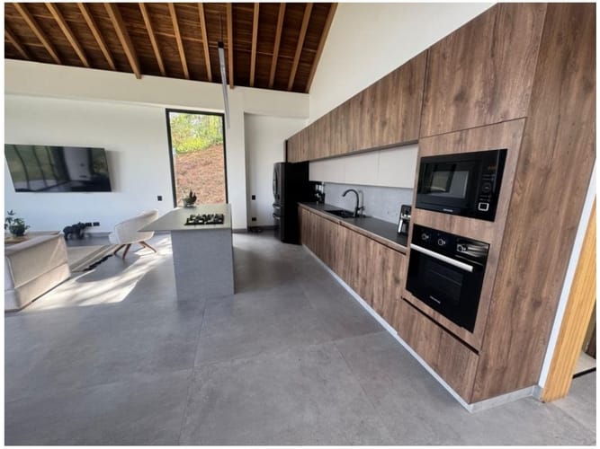 Casa de 4 alcobas en venta en Mesa, Medellín, 385 m² · foto 3 de 13