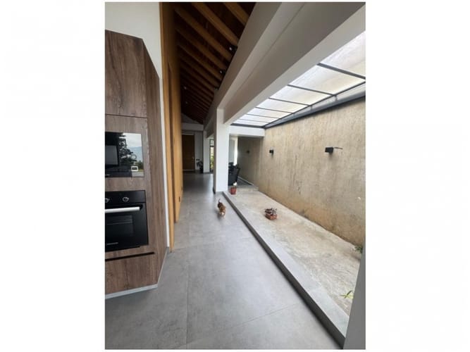 Casa de 4 alcobas en venta en Mesa, Medellín, 385 m² · foto 4 de 13