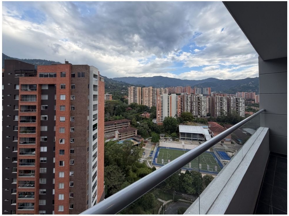 Apartamento en venta en Loma Del Esmeraldal, Envigado · foto 6 de 24