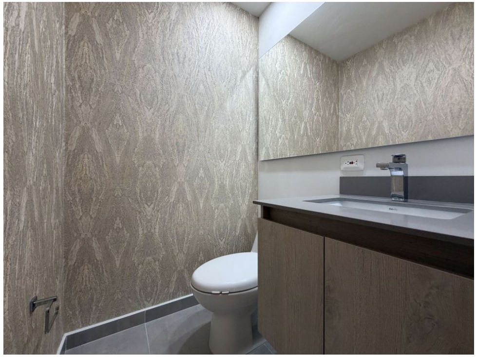 Apartamento en venta en Loma Del Esmeraldal, Envigado · foto 11 de 24