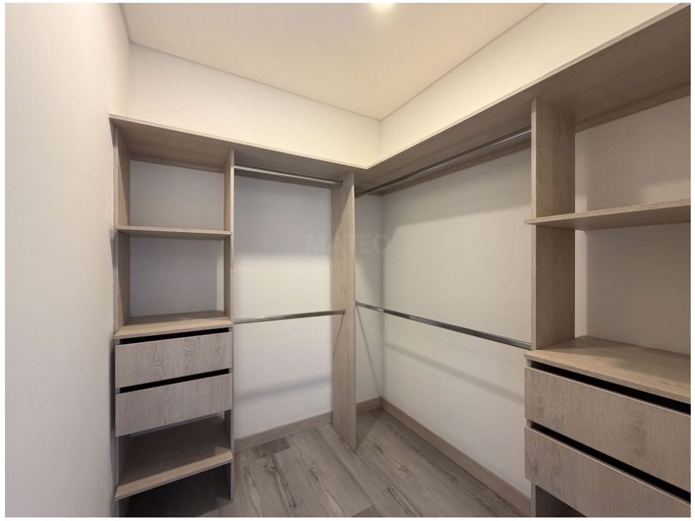 Apartamento en venta en Loma Del Esmeraldal, Envigado · foto 14 de 24