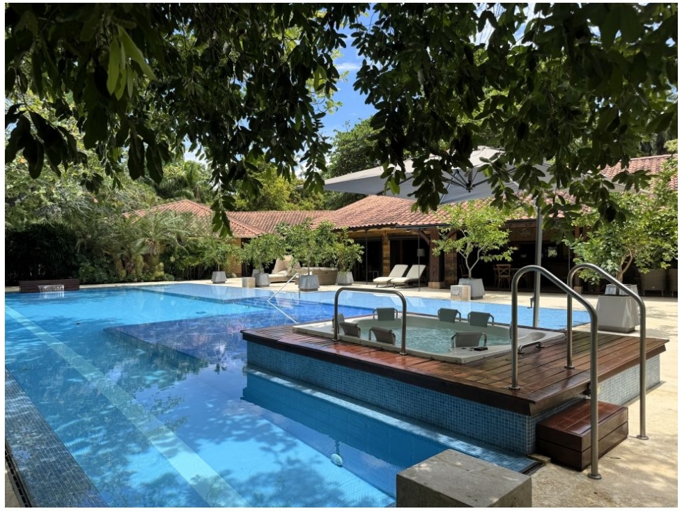 14BR Country House in El espinal (1000 m²) for Sale